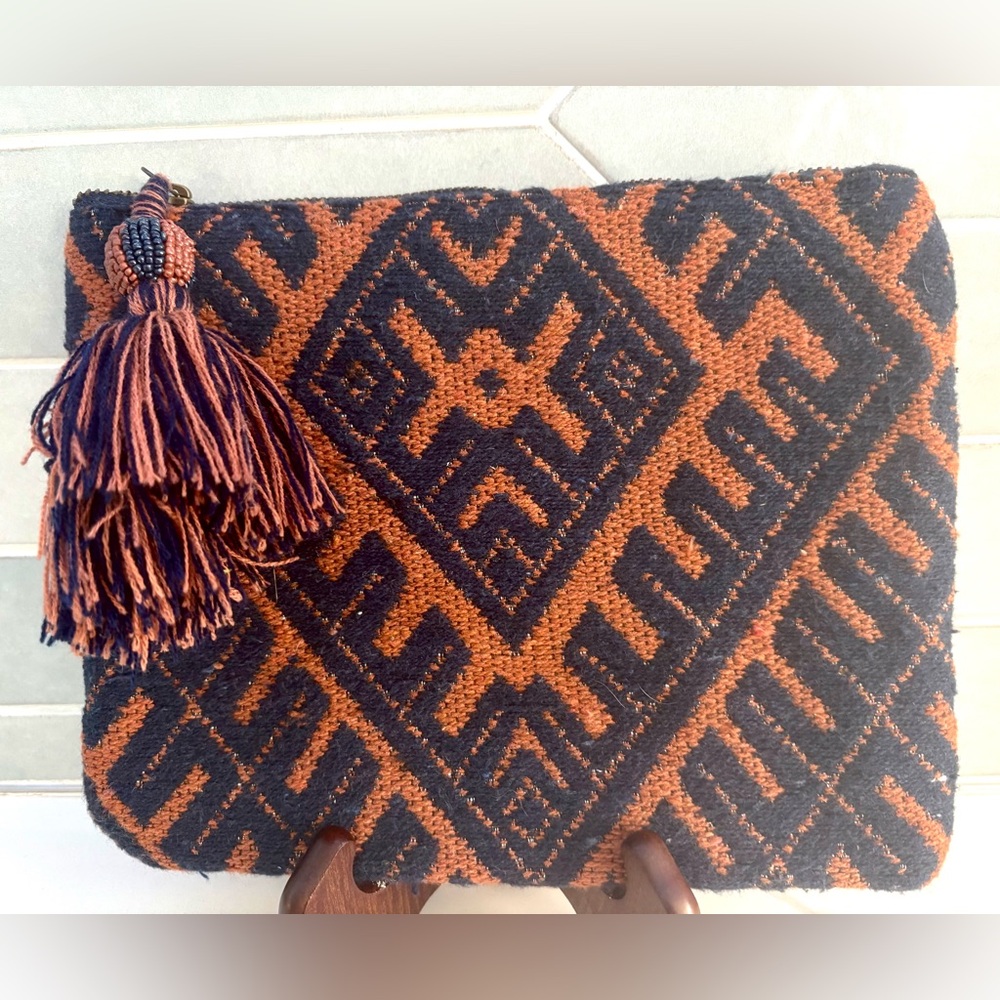 Universal Thread Goods Co Makeup/Clutch Navy/Brown